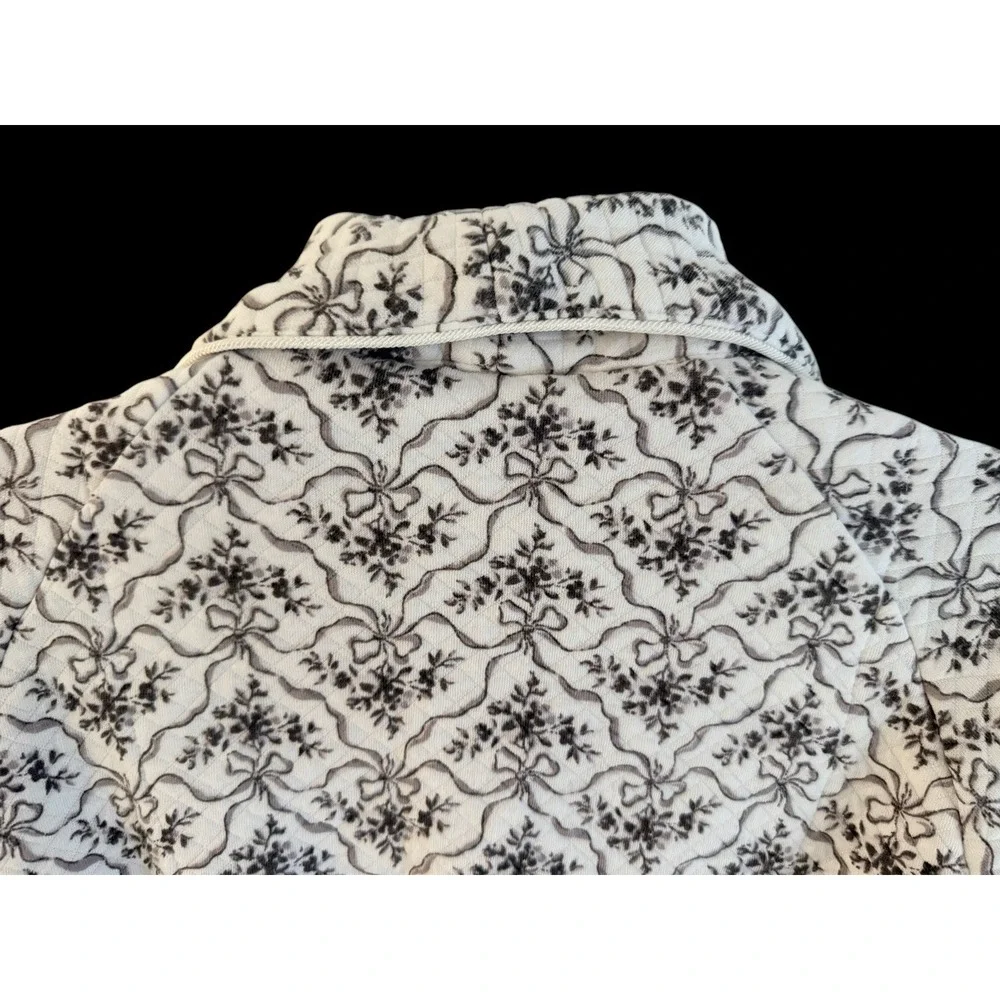 Eileen West Quilted Cotton Robe S/M White Gray Floral Long Belted Bathrobe